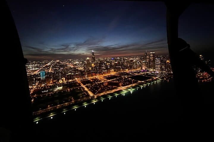 Chicago Helicopter Tour: 25-Mile Skyline Flight Over the Windy City