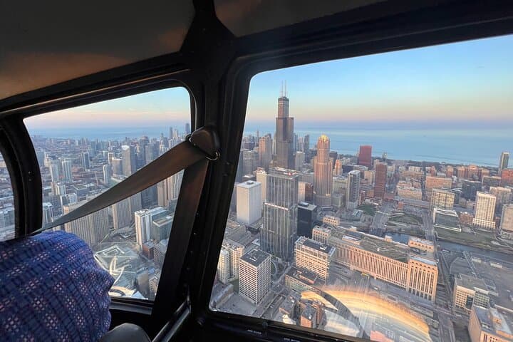 Chicago Helicopter Tour: 25-Mile Skyline Flight Over the Windy City photo 5