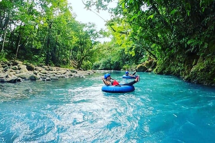 Rio Celeste Tubing Tour — Float the Turquoise River with Lunch (From La Fortuna) photo 4