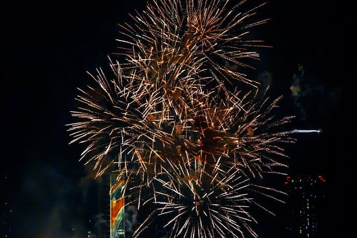 Waikiki Friday Night Fireworks Cruise: 1-Hour Catamaran with Premium Bar photo 1