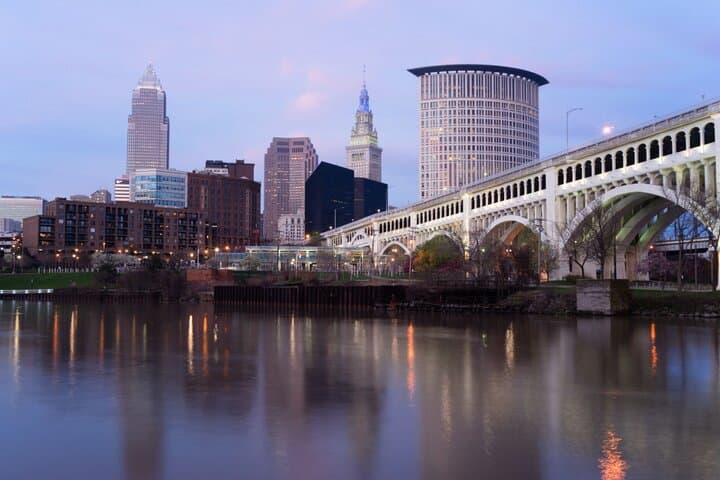 Cleveland Romance: Private Walking Tour at Edgewater Park and Perkins Beach photo 6