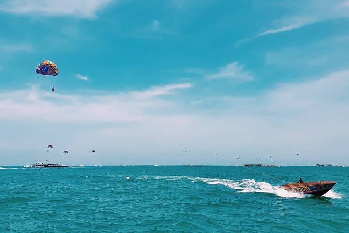 Pattaya Parasailing: 360° Coastal Flight Over Thai Waters photo 3