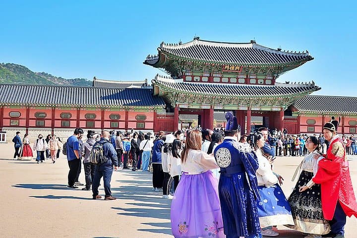 Hanbok Day Tour: Gyeongbokgung, Bukchon & Korean Folk Village photo 3