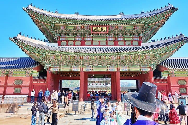 Hanbok Day Tour: Gyeongbokgung, Bukchon & Korean Folk Village photo 4