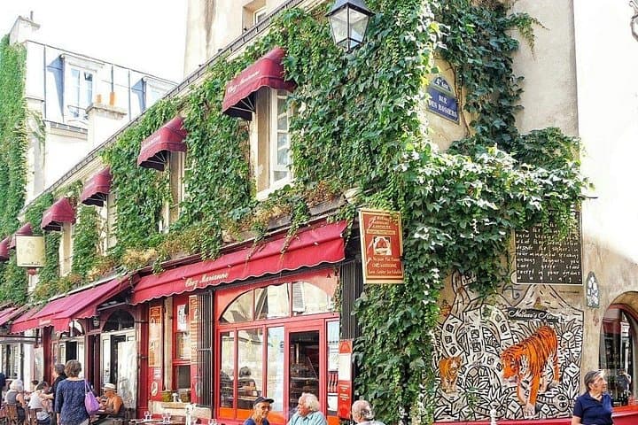 Half-Day Vintage Car Tour of Paris: Le Marais Walk & CDG Pickup/Drop photo 2