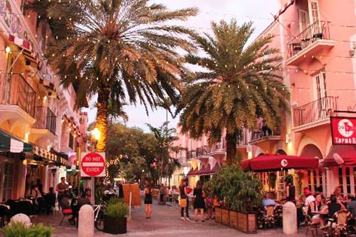 Private Audio-Guided Walking Tour in Miami — Self-Guided South Beach Highlights photo 4