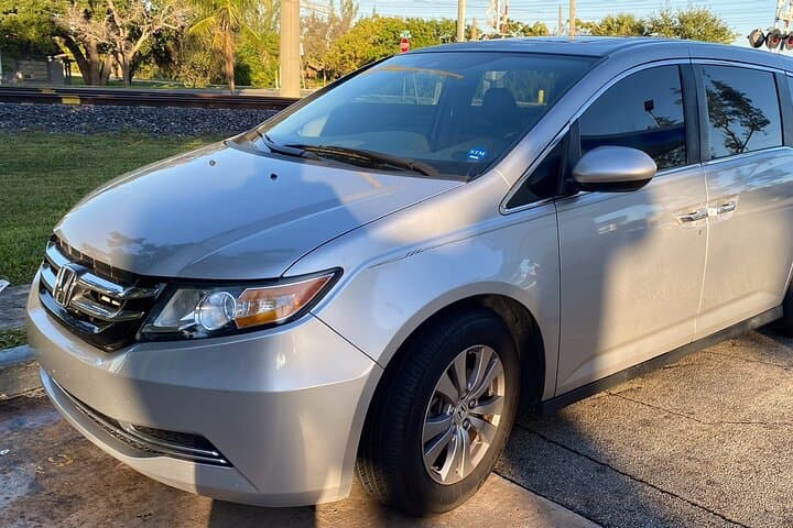 Private Round-Trip Transfer: Key West Airport (EYW) to Key West Hotels photo 4