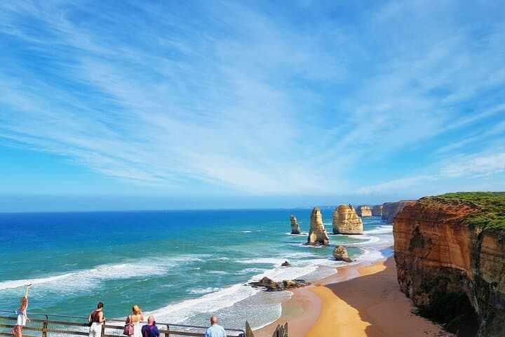 Reverse Great Ocean Road Tour from Melbourne to the Twelve Apostles — Small Group Luxury