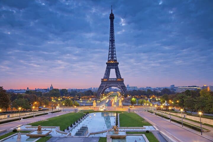 Paris After Dark: Private Night Lights & Landmarks Tour