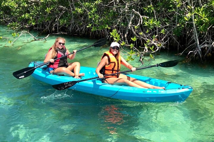 Paddleboard and Kayak Tour in Cancun's Nichupté Lagoon photo 4