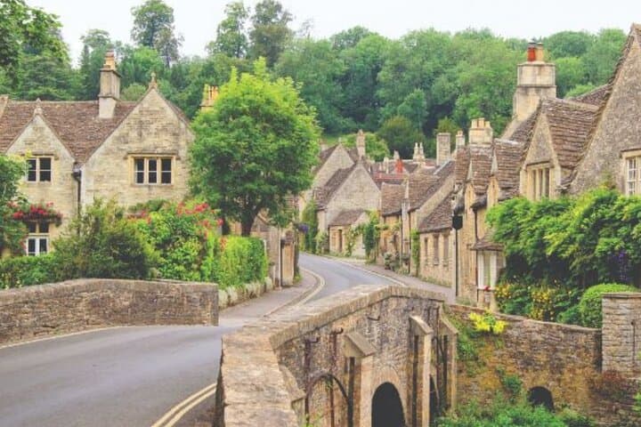 Stonehenge and Cotswold Villages Full-Day Tour from Bristol — Stone Circles, Abbey Cloisters & English Lanes photo 3