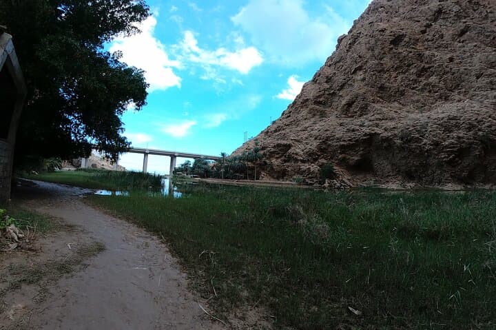 Wadi Shab and Bimmah Sinkhole: Full-Day Private Adventure from Muscat