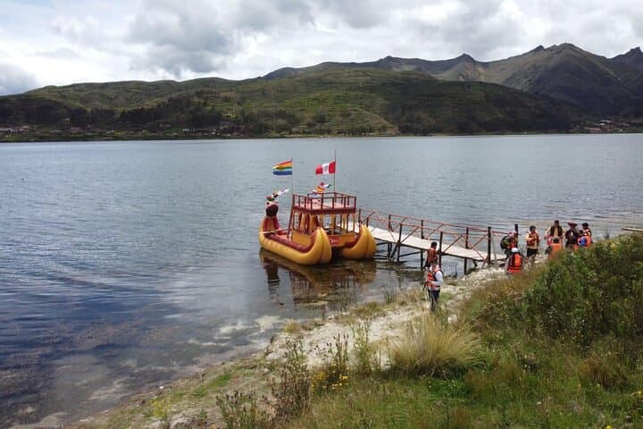 Totora Reed Boat Tour on Piuray Lagoon — Chinchero Sacred Valley Experience photo 2