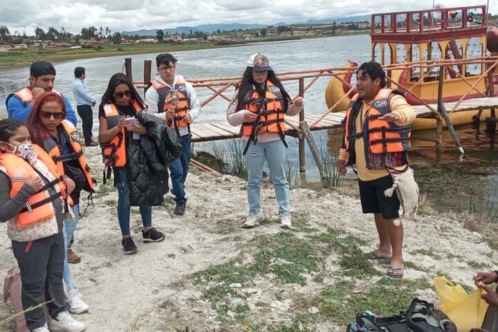 Totora Reed Boat Tour on Piuray Lagoon — Chinchero Sacred Valley Experience photo 3