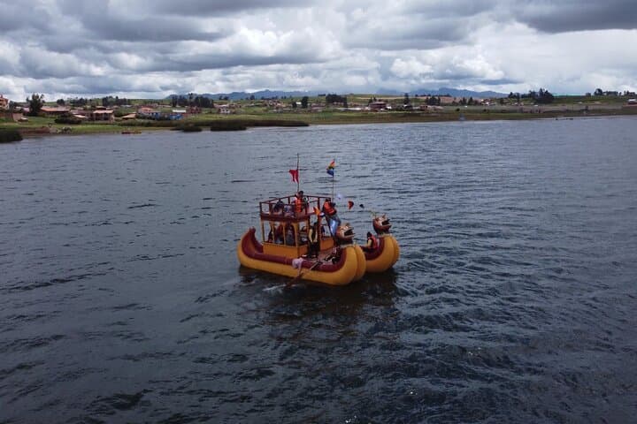 Totora Reed Boat Tour on Piuray Lagoon — Chinchero Sacred Valley Experience photo 6