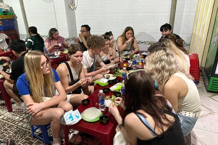 Saigon Night Walking Food Tour: Local Eats & Hidden District 7 photo 6
