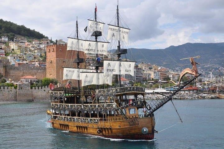 Alanya Pirate Yacht Tour: Swim Caves, Lunch & Dolphins photo 4