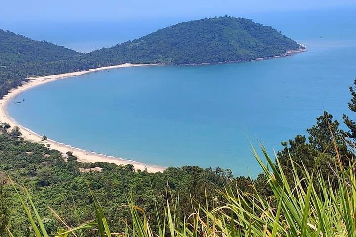 Marble Mountains to Hai Van Pass: Private Day Tour from Da Nang