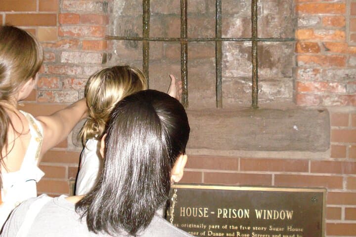 Lower Manhattan Ghosts, Murders, and Mayhem Lantern Tour photo 4