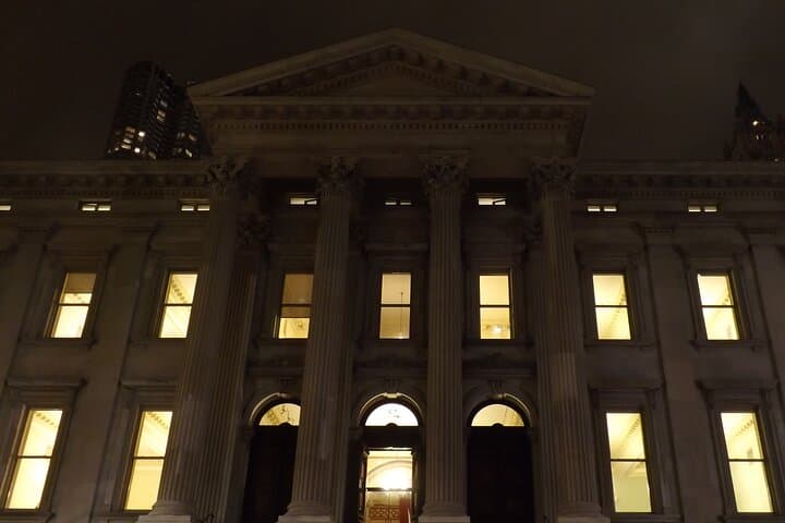 Lower Manhattan Ghosts, Murders, and Mayhem Lantern Tour photo 6