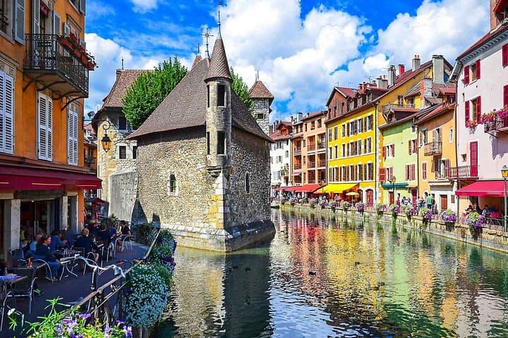 Private Annecy Day Trip from Geneva: Lakeside Charm & Alpine History photo 2