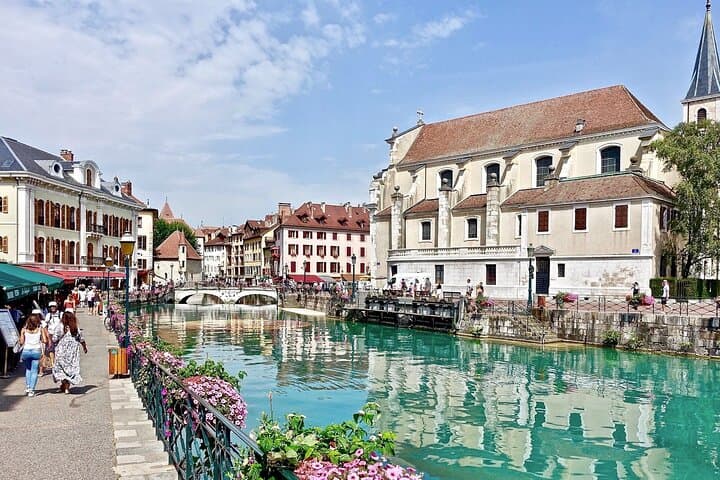 Private Annecy Day Trip from Geneva: Lakeside Charm & Alpine History photo 3