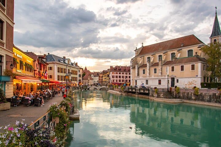 Private Annecy Day Trip from Geneva: Lakeside Charm & Alpine History photo 5