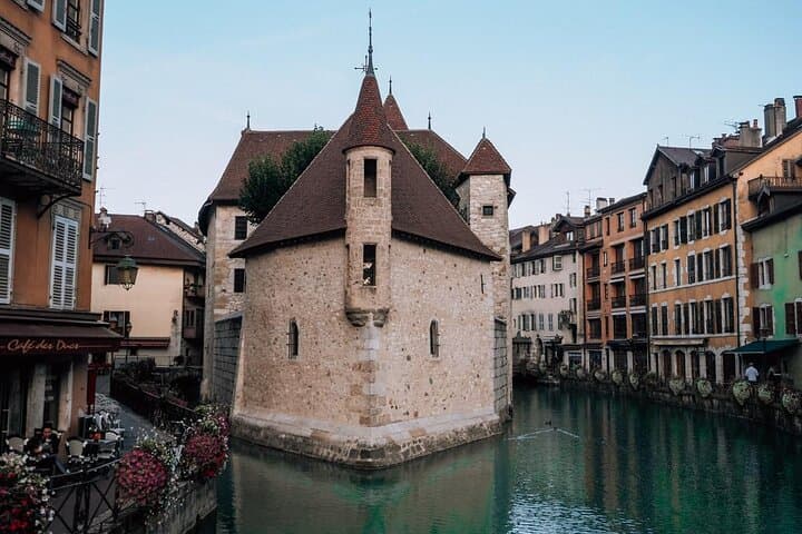 Annecy and Geneva Private Day Tour — Lake Annecy, Old Town & Geneva Highlights