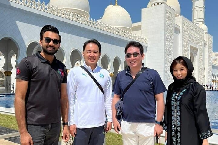 Sheikh Zayed Mosque, Ferrari World & Warner Bros. Abu Dhabi: One-Day Private Tour from Dubai