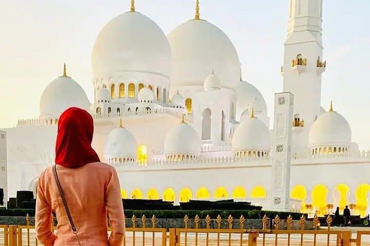 Sheikh Zayed Mosque, Ferrari World & Warner Bros. Abu Dhabi: One-Day Private Tour from Dubai photo 3