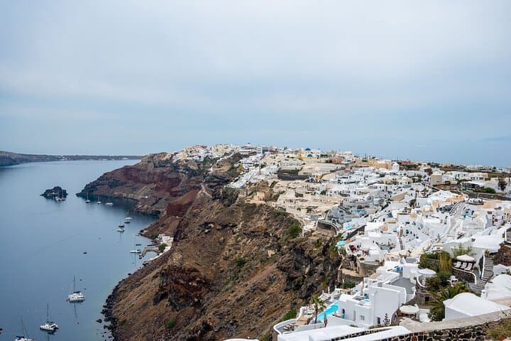 Explore Santorini's Iconic Landscapes in Just 5 Hours photo 2