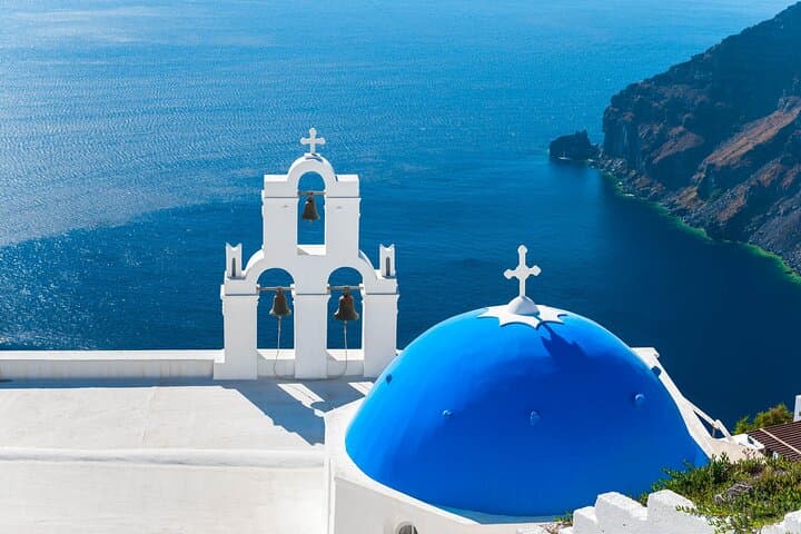 Explore Santorini's Iconic Landscapes in Just 5 Hours