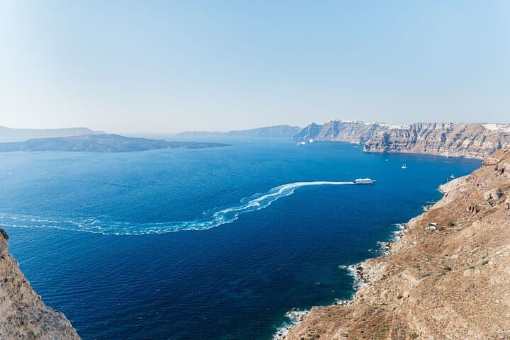 Explore Santorini's Iconic Landscapes in Just 5 Hours photo 6