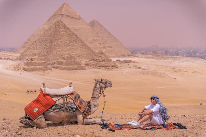 Giza Pyramids Professional Photography Tour at Khufu, Sphinx & Valley Temple photo 4