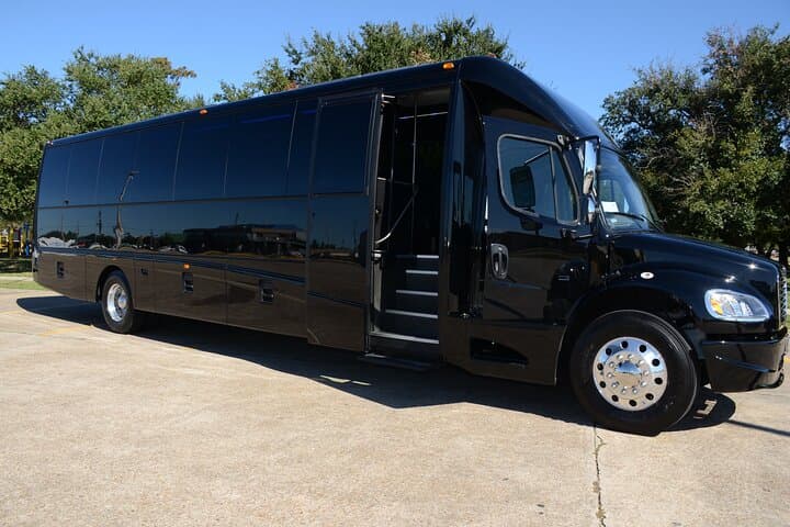 Private 39-Passenger Transfer from MSY/Port to Downtown New Orleans photo 3