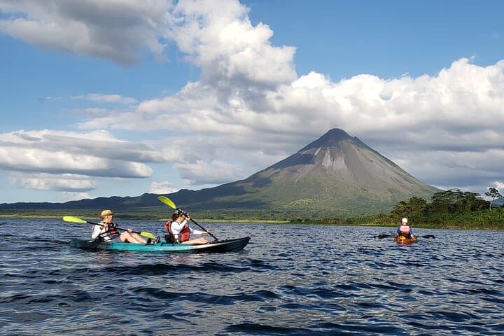 Women-Led Kayaking on Lake Arenal: Wildlife, Volcano Views, and Personalized Tours photo 2