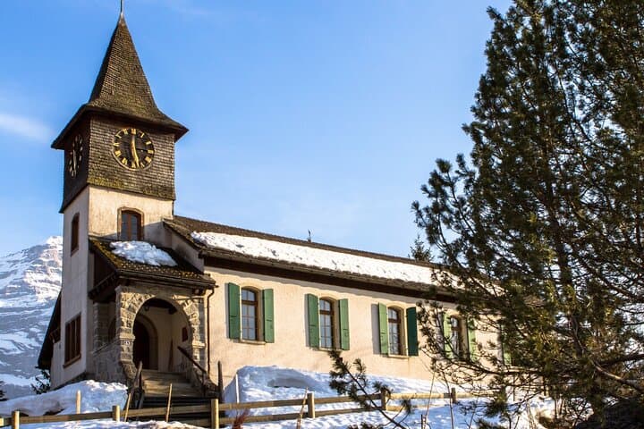 Private Tour to Les Diablerets and Montreux: Glacier 3000, Lavaux & Château de Chillon photo 4