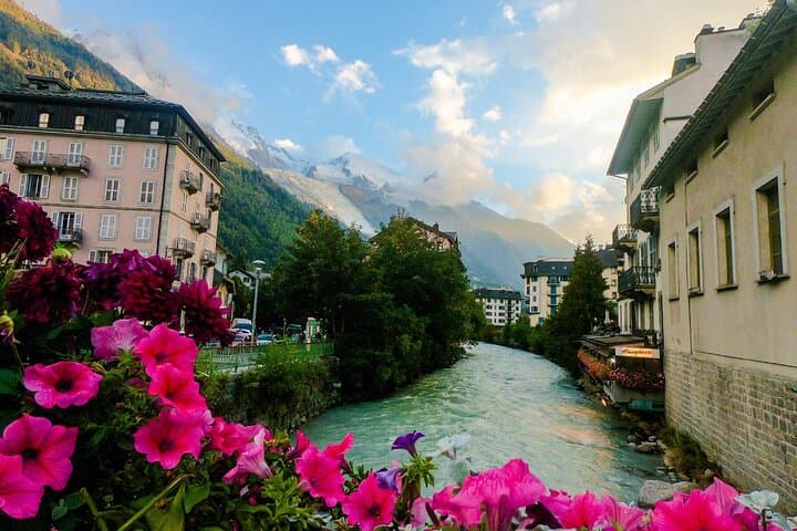 Full-Day Private Excursion to Chamonix: Aiguille du Midi, Mer de Glace & Aiguilles Rouges photo 2
