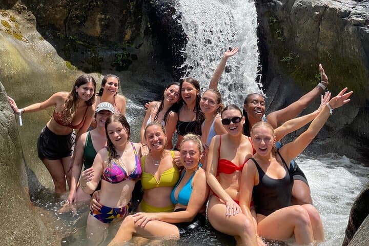 El Yunque Rainforest Tour with Waterslides and Luquillo Beach Day Trip