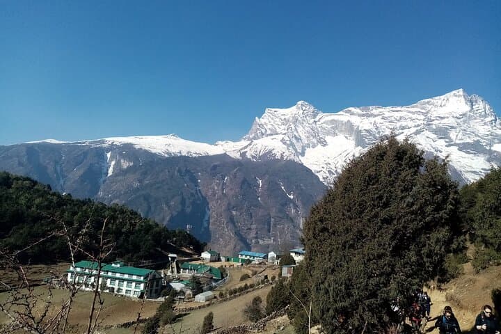 Short Everest Trek from Lukla: Panoramic Views & Sherpa Villages photo 3
