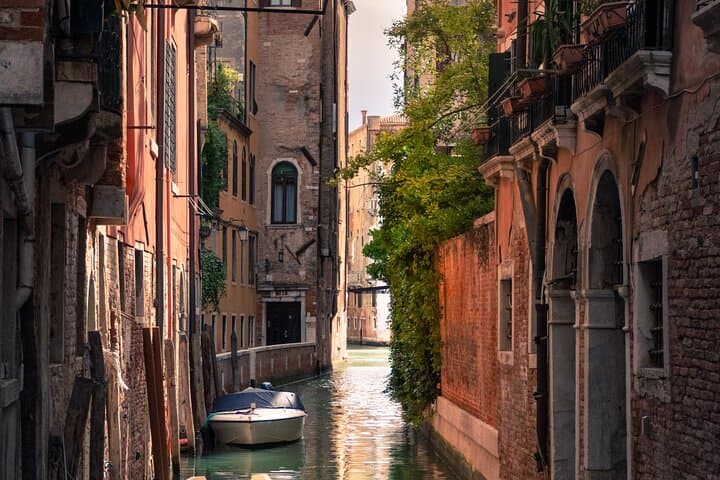 Venice Private Walking Tour: Casanova, Vivaldi & Marco Polo - 2.5 Hour Historical Walk photo 2
