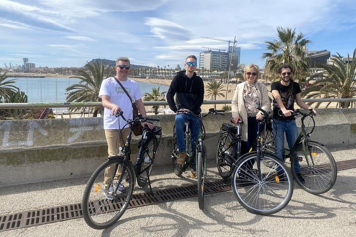 Cruise Barcelona by Electric Bike: Private 4-Hour Discovery Tour photo 1
