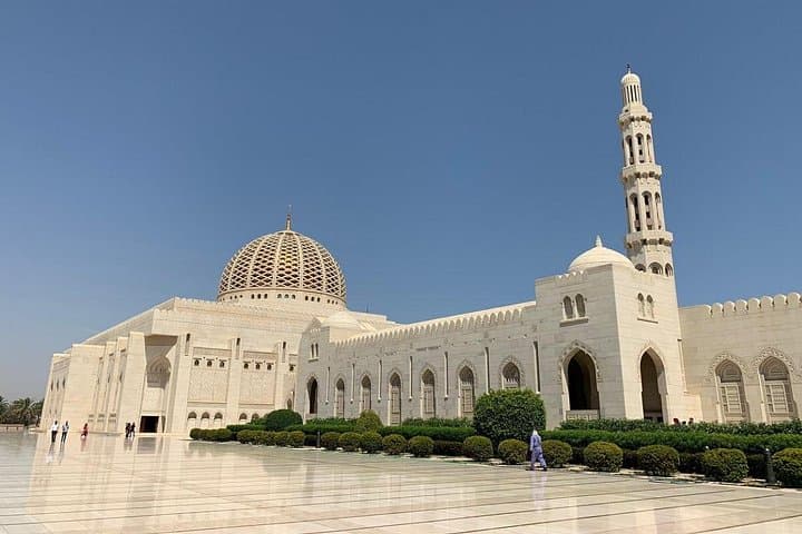 Discover Muscat's Cultural Gems and Sidab's Rugged Hiking Adventure photo 5