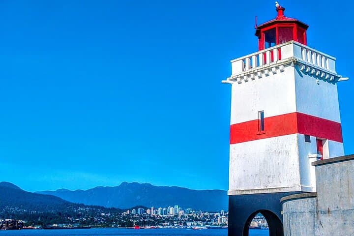 Vancouver Mini Tour with One-Way Whistler Transfer — Private City Sightseeing & Sea-to-Sky Drive photo 2