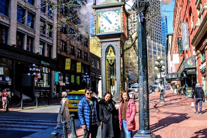 Vancouver Mini Tour with One-Way Whistler Transfer — Private City Sightseeing & Sea-to-Sky Drive