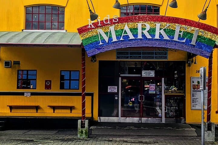 Vancouver City Tour — Stanley Park, Granville Island & Aquarium: Complete One-Day Guide photo 2