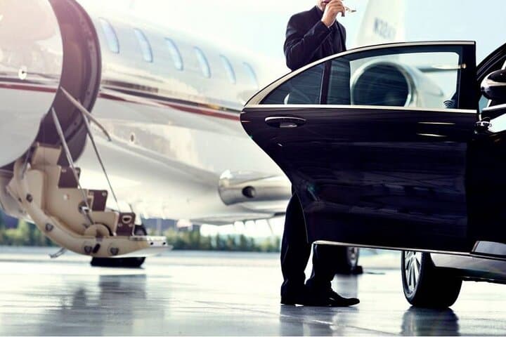 Arrival in Style: Private Luxury Airport Transfer to New Orleans (MSY) photo 3