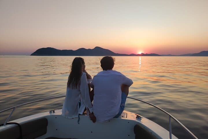 Sunset Speedboat to Lokrum & Betina Cave — Dubrovnik Evening Cruise