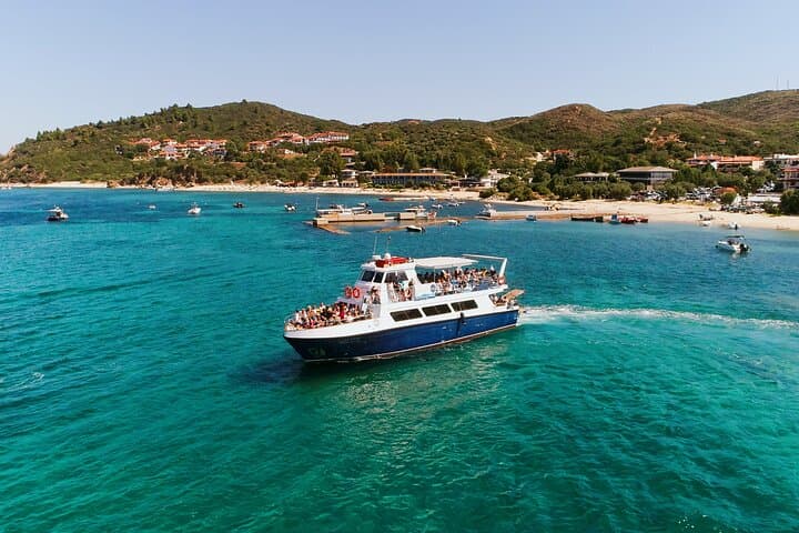 Cruise to Mount Athos: Sea Tour from Ouranoupolis to View Ancient Monasteries