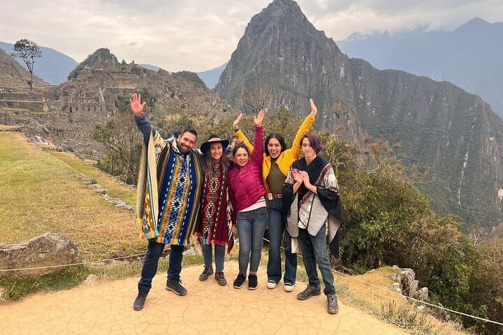 Essential Machu Picchu Full-Day Tour: Vistadome Train from Cusco photo 4